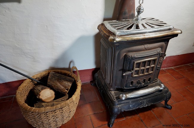 Wood Stove vs. Pellet Stove: Key Differences, Pros, and How to Choose Wisely