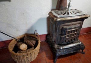 Wood Stove vs. Pellet Stove: Key Differences, Pros, and How to Choose Wisely