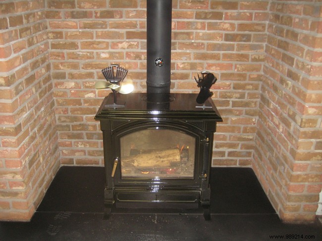 Wood Stove vs. Pellet Stove: Key Differences, Pros, and How to Choose Wisely