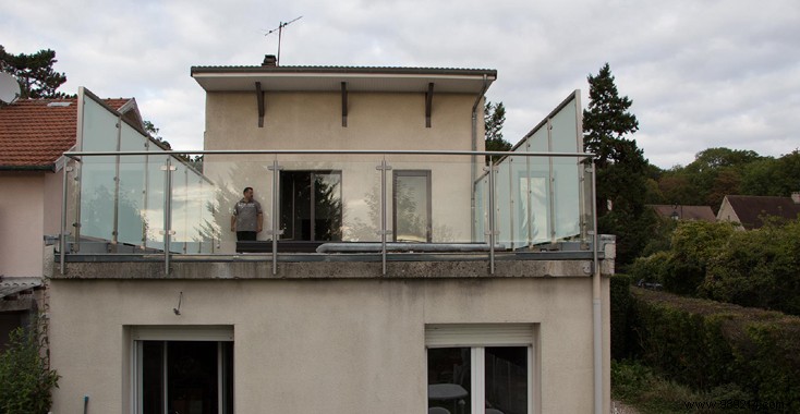 Outdoor Railings and Balustrades: Key Regulations, Types, and Materials Explained