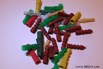 How to Safely Remove Wall Anchors and Dowels: Expert DIY Guide