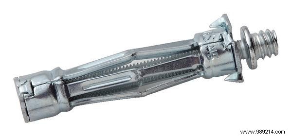 How to Safely Remove Wall Anchors and Dowels: Expert DIY Guide