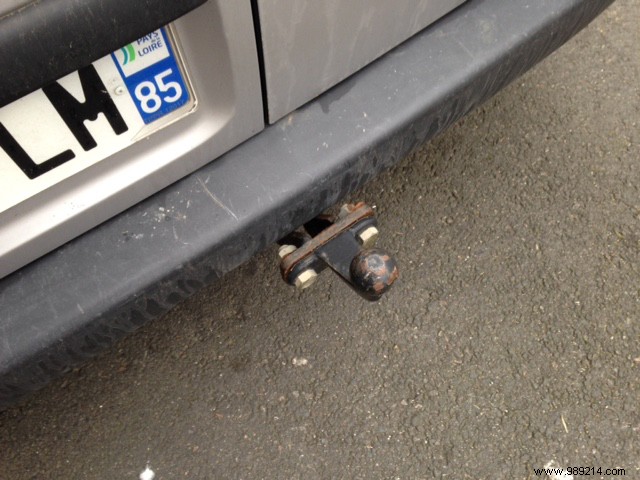 Trailer Hitch Guide: Why Install One and How to Choose & Fit It Properly