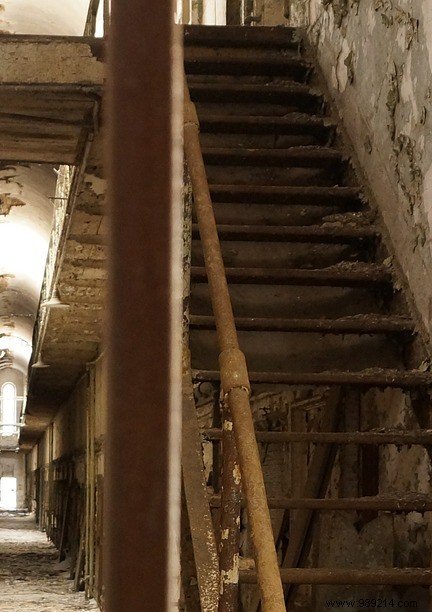 How to Build a Sturdy Miller s Ladder: Expert DIY Guide for Mezzanines