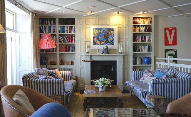 Expert Guide: Crafting a Cozy, Cocooning Living Room with Scandinavian-Inspired Tips