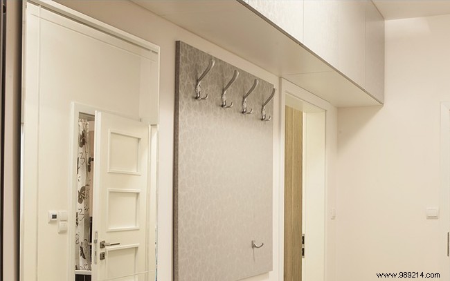 5 Easy DIY Wall Coat Rack Ideas for a Stylish Entryway