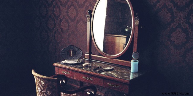 Elevate Your Bedroom: Why a Dressing Table is the Essential Vanity Piece