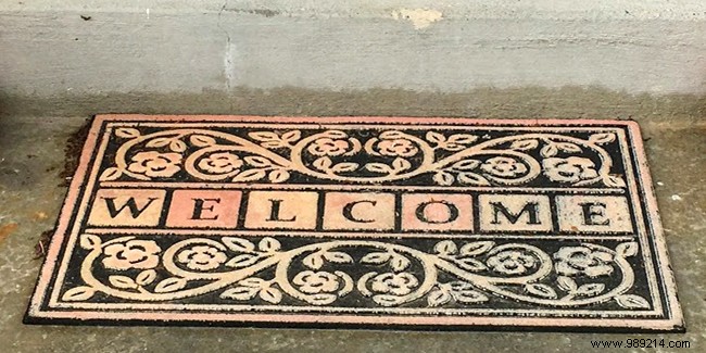 How to Choose the Perfect Outdoor Rug: Practical Tips for Style and Durability