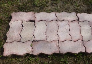 Expert Step-by-Step Guide: Installing Interlocking Pavers on Your Terrace or Garden Path