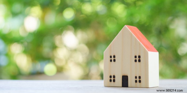 Can You Get a Mortgage on Minimum Wage? What Banks Really Evaluate