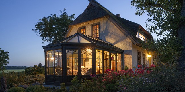 Veranda Price Guide: Costs by Material, Installation, and Free Quotes