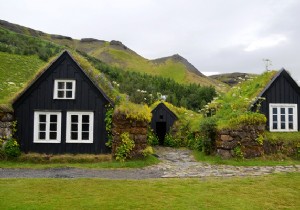 Discover Iceland: The Ultimate Guide to Its Stunning Landscapes and Adventures