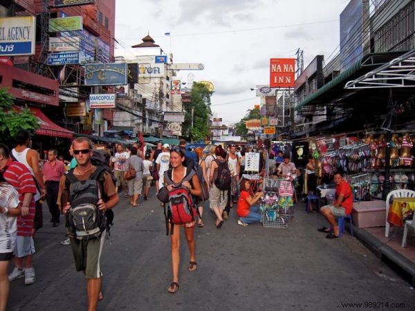 Essential Thai Etiquette: Key Dos and Don ts for a Respectful Trip