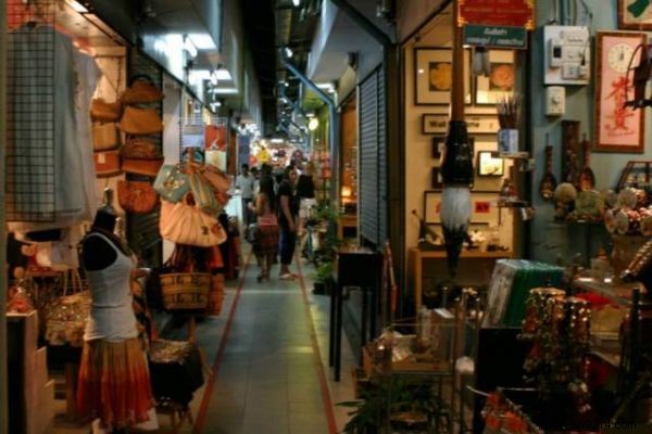 Ultimate Guide to Shopping in Thailand: Markets, Malls & Hidden Gems