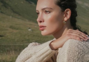 5 Luxurious Cashmere Pieces to Gift Your Partner This Holiday Season