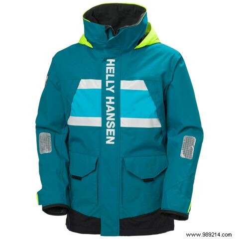 Essential Sailing Gear: What to Wear for Comfort, Safety, and Performance