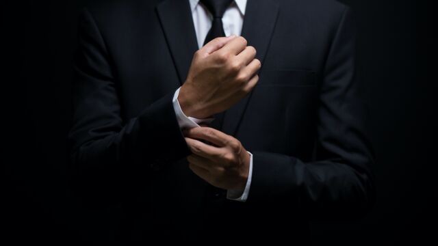 Funeral Attire Guide: How to Dress Respectfully for a Mourning Service