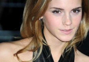 Burberry s 2010 Emma Watson Campaign: The Photoshop Fail That Cost Her a Leg