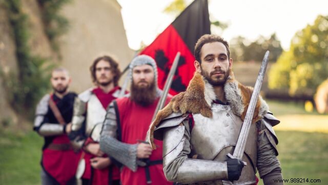 The Cursed Kings: A Gripping Historical Saga Like Game of Thrones – Read It Now