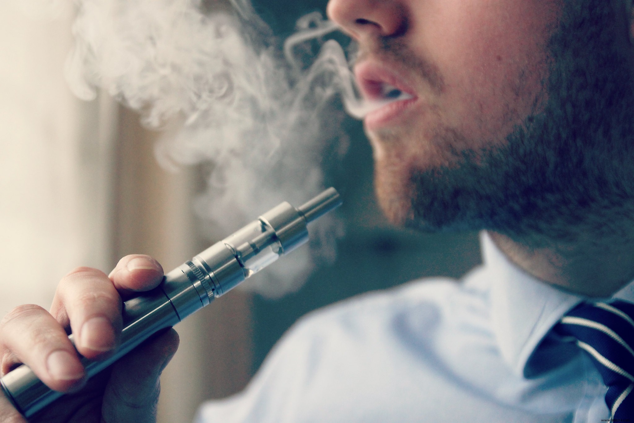 Paris Father Suffers Severe Burns from Exploding E-Cigarette After Son s Birth