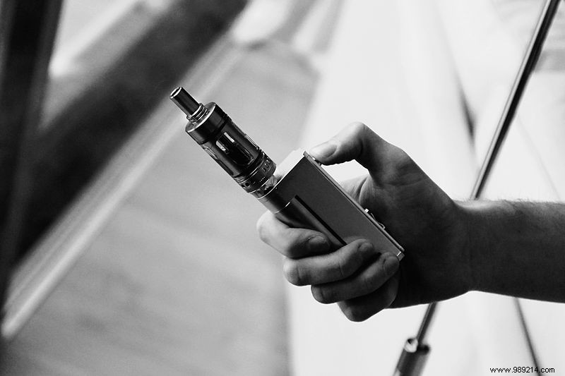 Apple Removes 181 Vaping Apps from App Store Amid Rising E-Cigarette Health Concerns