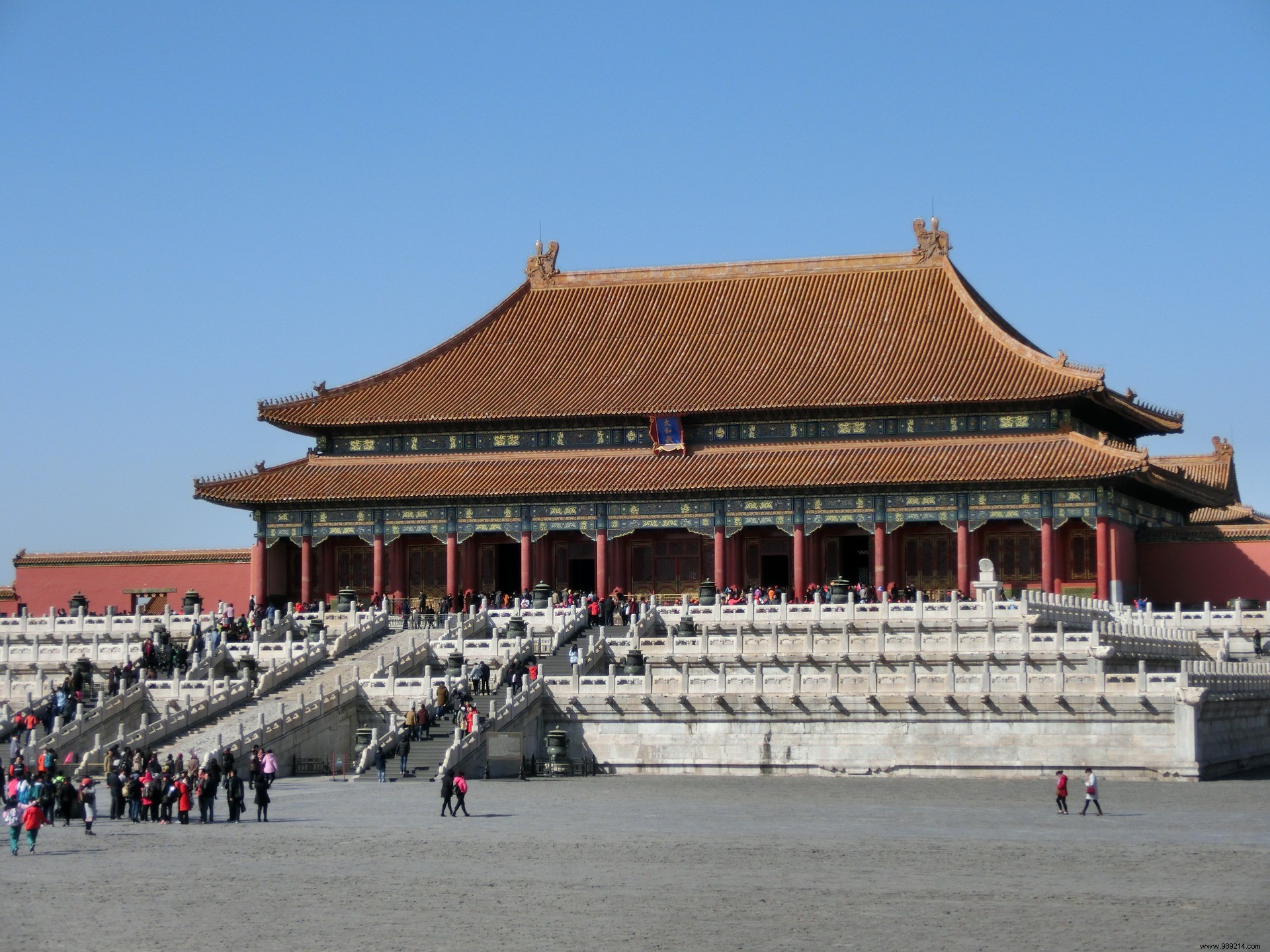 China Quarantines Wuhan and Huanggang, Closes Forbidden City Amid Early Coronavirus Outbreak