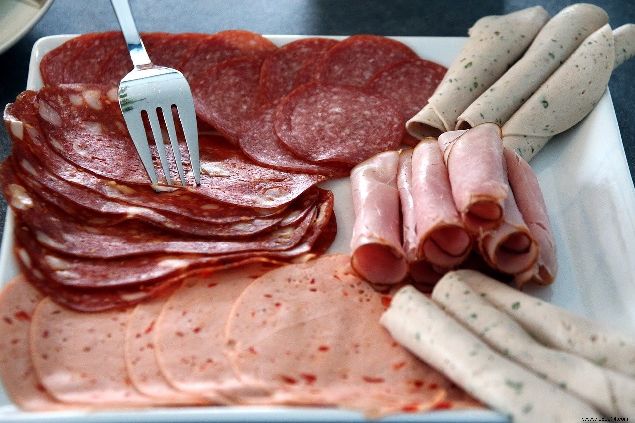 Daily Processed Meat Intake Linked to 44% Higher Dementia Risk, Major Study Reveals