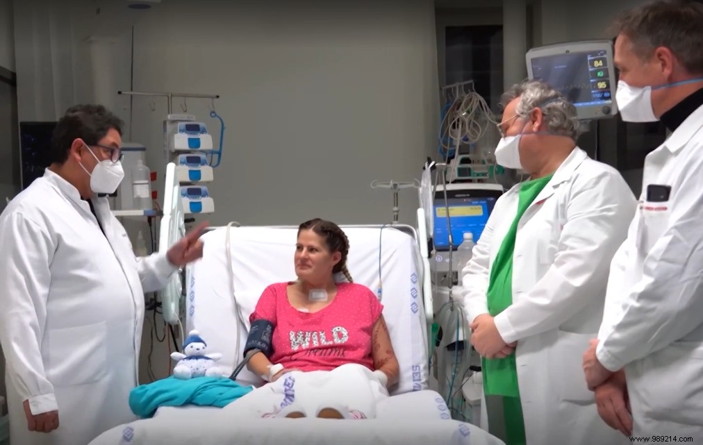 Hungarian COVID-19 Patient Wakes from 40-Day Coma to Meet Her Newborn Daughter