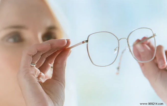 ZEISS Introduces World s First Self-Decontaminating Eyeglass Lenses with Antiviral Protection
