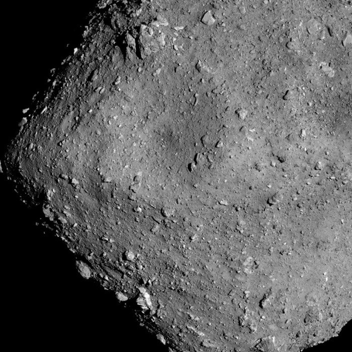 Massive Asteroid Bombardment Struck Earth and Moon 800 Million Years Ago, Study Reveals