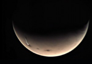 Mysterious 1,800-km Water Ice Cloud Reappears Over Mars  Arsia Mons Volcano