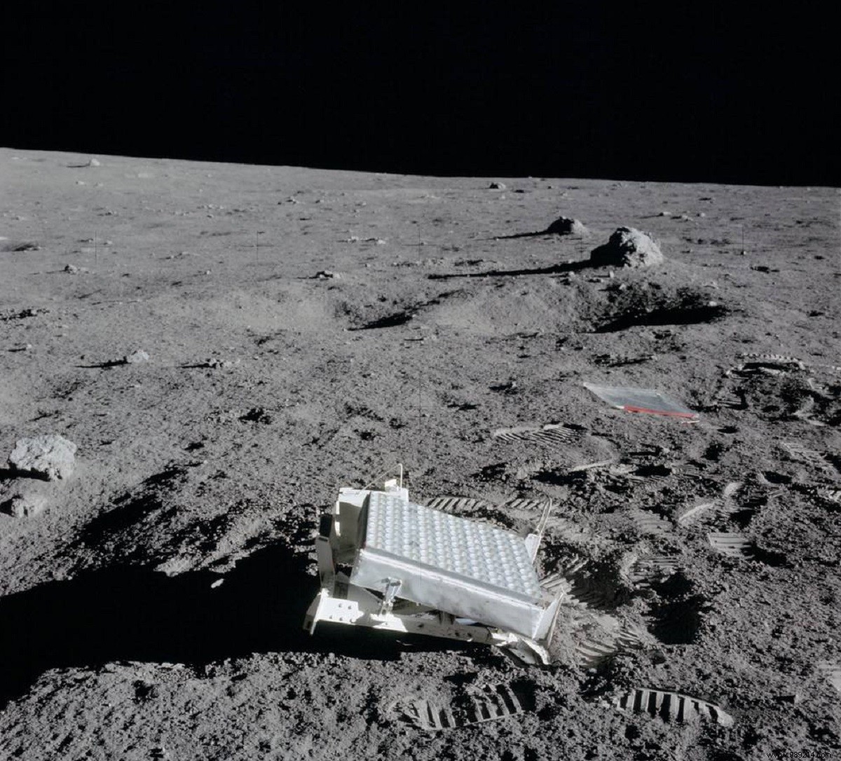 NASA s Lunar Breakthrough: First Laser Signals Returned from Orbit After Years of Efforts