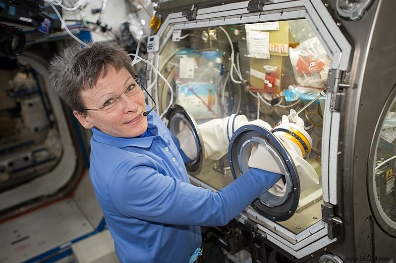 NASA Record-Holder Peggy Whitson Returns to ISS as Commander on Axiom Space s Private Ax-2 Mission