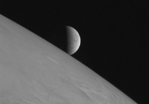 Digging Deeper on Europa: Why Surface Ice Hides Life-Supporting Clues 30 cm Below