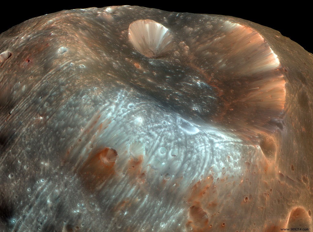 Could Phobos Harbor Clues to Mars  Origins and Ancient Life? JAXA s MMX Mission