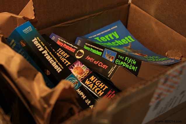 4 Must-Read Sci-Fi Books Featuring Iconic Robot Characters