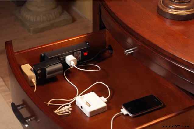 Innovative Smart Furniture: Wireless Charging, Power Generation, and Cable-Free Living