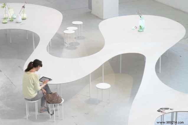 Innovative Smart Furniture: Wireless Charging, Power Generation, and Cable-Free Living