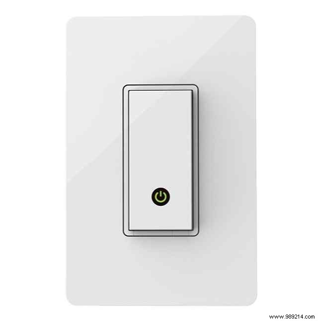 Smart Switches vs. Smart Bulbs: Which Is Right for Your Smart Home?