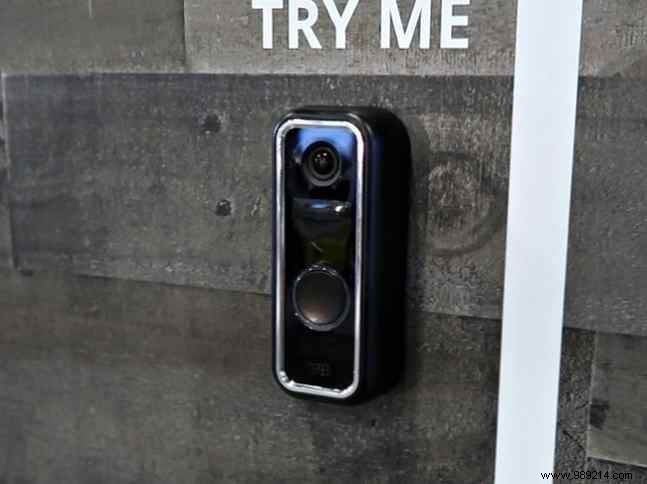 Top Smart Doorbells from CES 2018: Hands-On Insights from MakeUseOf