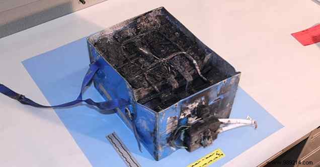 How Google s Project Sunroof, Tesla s Powerwall, and MIT s Battery Breakthrough Could End Fossil Fuel Dependence