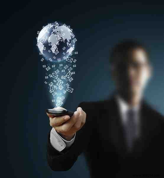 6 Compelling Reasons to Switch from Desktop Email Clients to Web-Based Mail