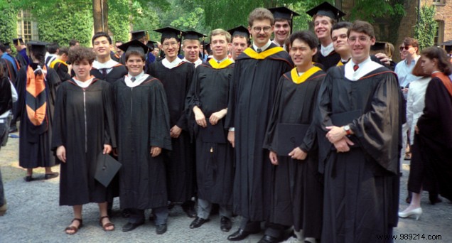 Expert Guide: How to Optimize Your Resume to Beat Applicant Tracking Systems (ATS)