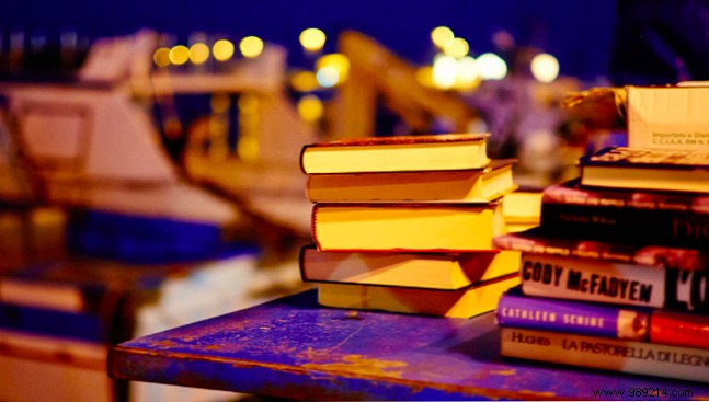 How to Read 50+ Books a Year: Proven Habits from Buffett, Gates, and Other High Achievers
