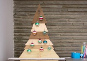 DIY Rustic Desktop Christmas Tree: Easy Tutorial for Small Office Spaces