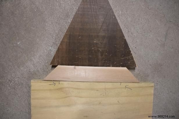 DIY Rustic Desktop Christmas Tree: Easy Tutorial for Small Office Spaces