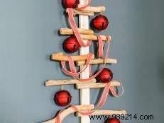 DIY Rustic Desktop Christmas Tree: Easy Tutorial for Small Office Spaces