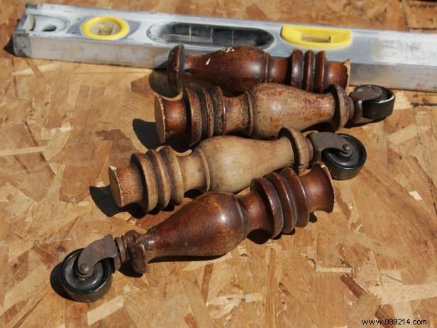 Expert DIY: Build a Rustic Coffee Table from Reclaimed Wood – Step-by-Step Guide