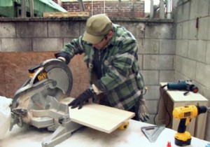 Build a Sturdy Wall-Mounted Wine Rack: Expert DIY Step-by-Step Guide