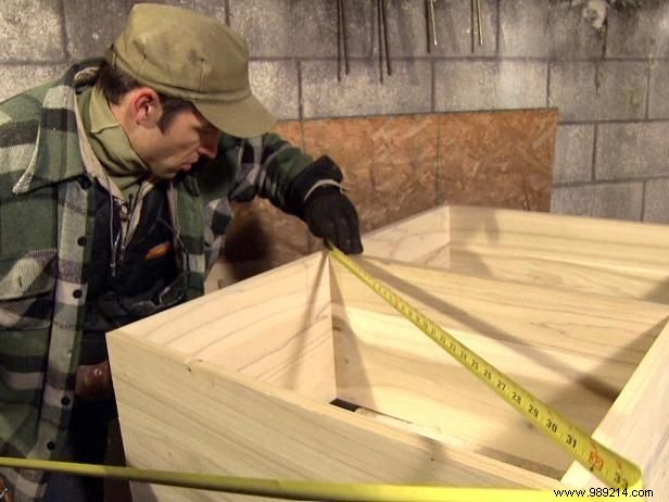 Build a Sturdy Wall-Mounted Wine Rack: Expert DIY Step-by-Step Guide